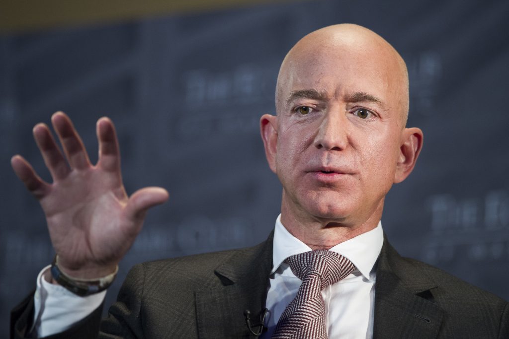 Bezos kritizuje Bidena. Tvrdí, že nerozumie fungovaniu trhu