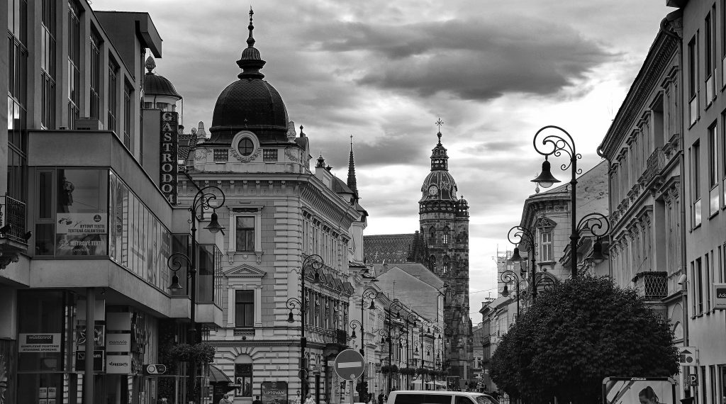 Prieskum pre Štandard: K viere sa hlási 84 percent Slovákov