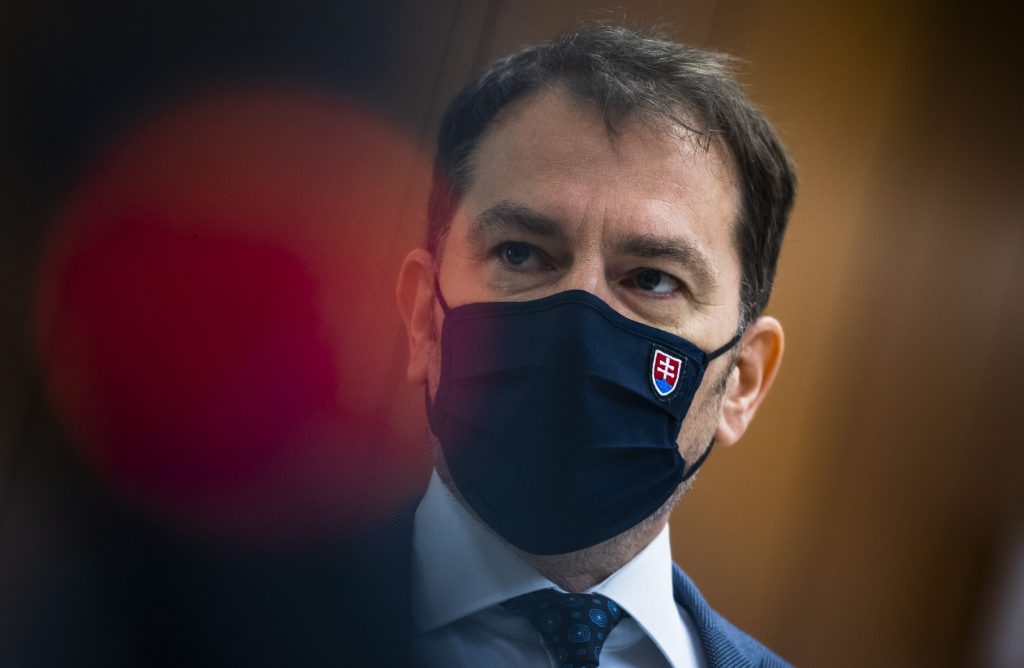 Prieskum: Smer už len tesne za Matovičom