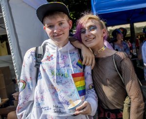 Prieskum: Každý šiesty mladý Američan sa považuje za LGBT osobu