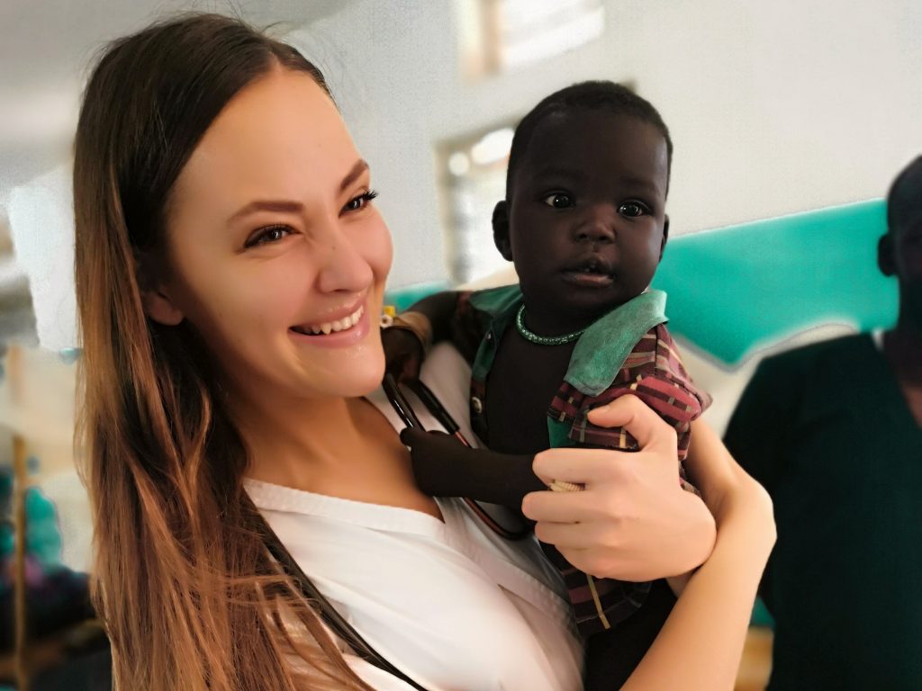 Namiesto modelingu sa stala lekárkou na misiách v Afrike: Snívam o živote na Božiu slávu a mne na spásu
