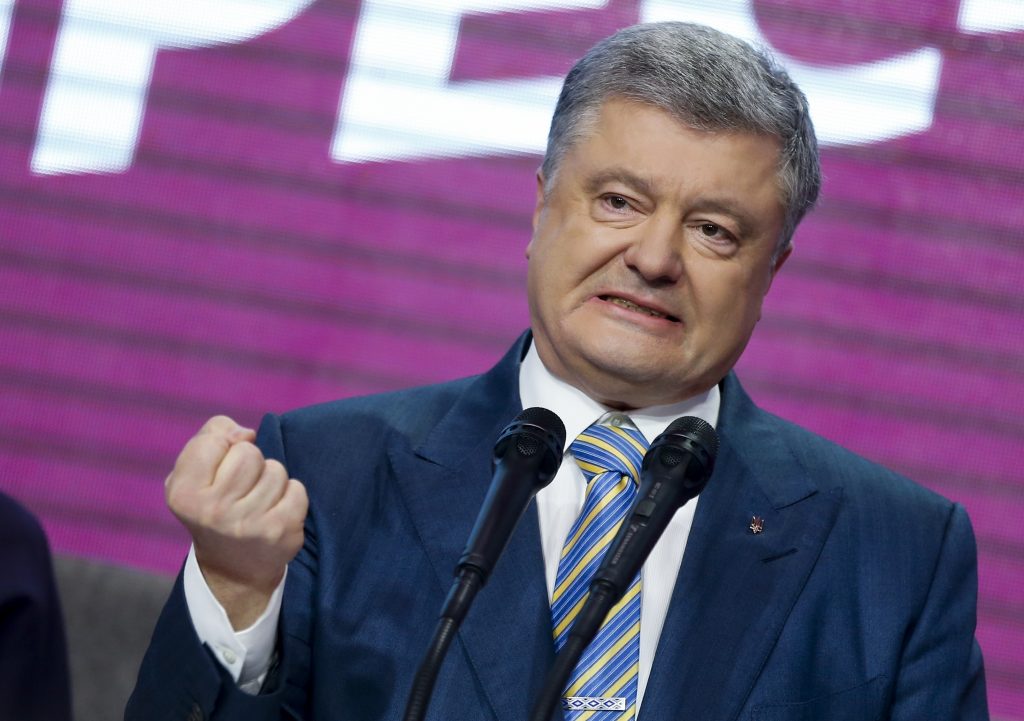 Na Ukrajine sa dejú veci. Súd dal príkaz na zadržanie majetku exprezidenta Porošenka