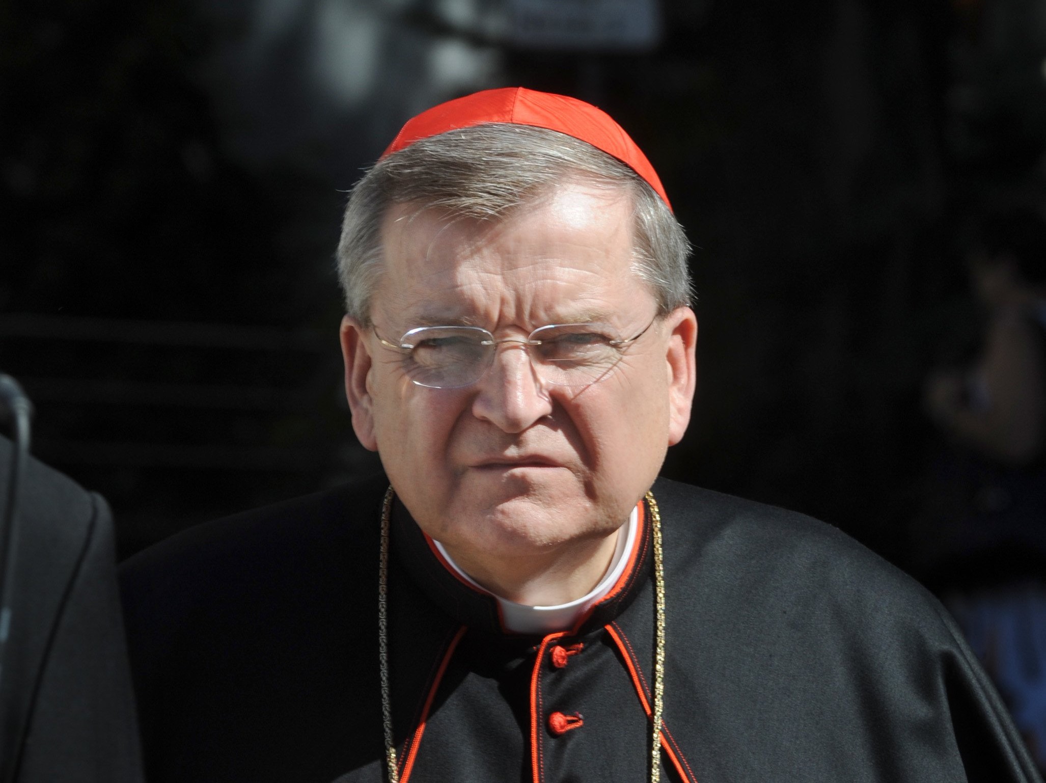 Kardinál Burke je na kyslíku, bojuje s náročným priebehom covidu