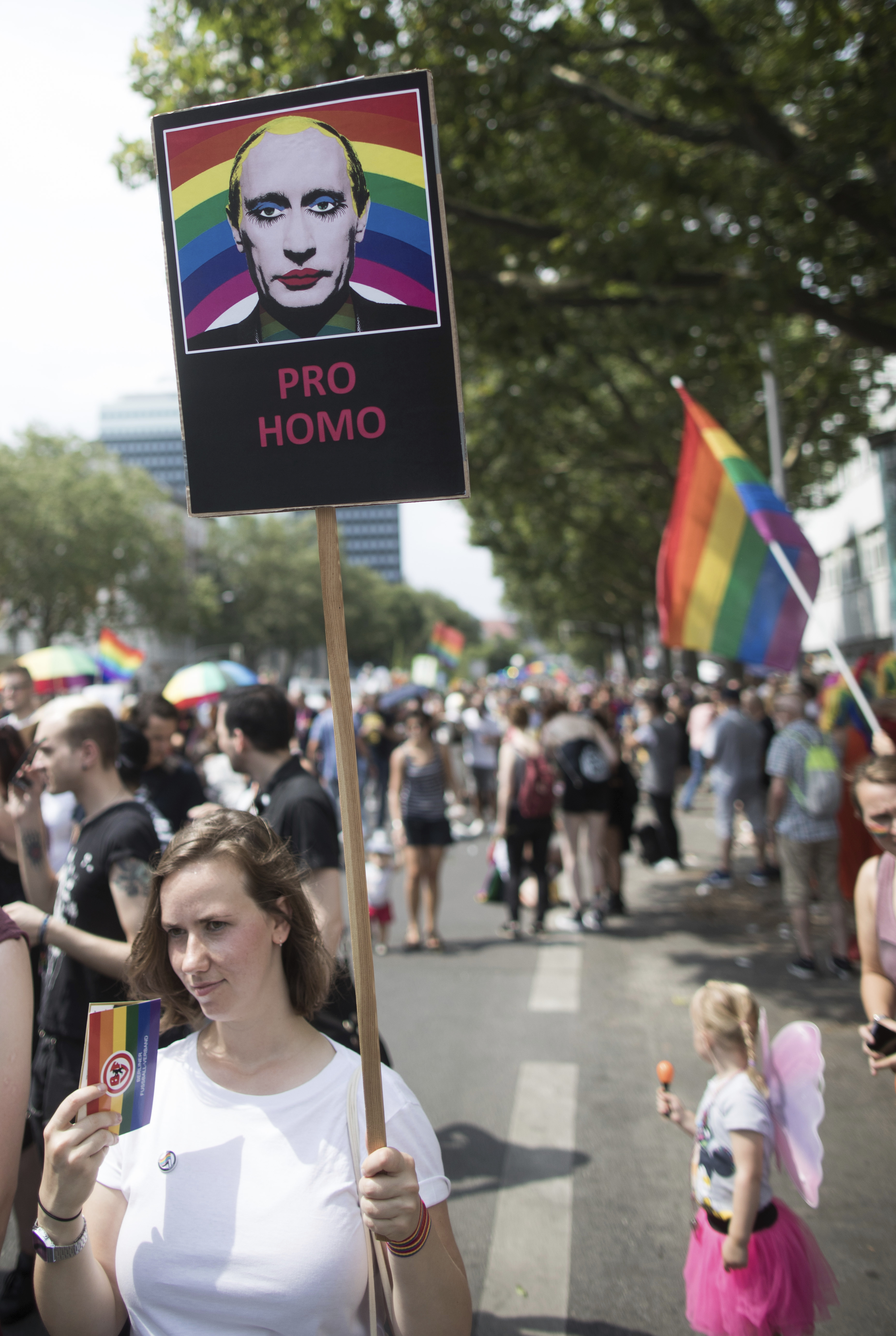 Čo nás oddeľuje od Putina? Hlavne podpora LGBT, tvrdí riaditeľ britskej tajnej služby