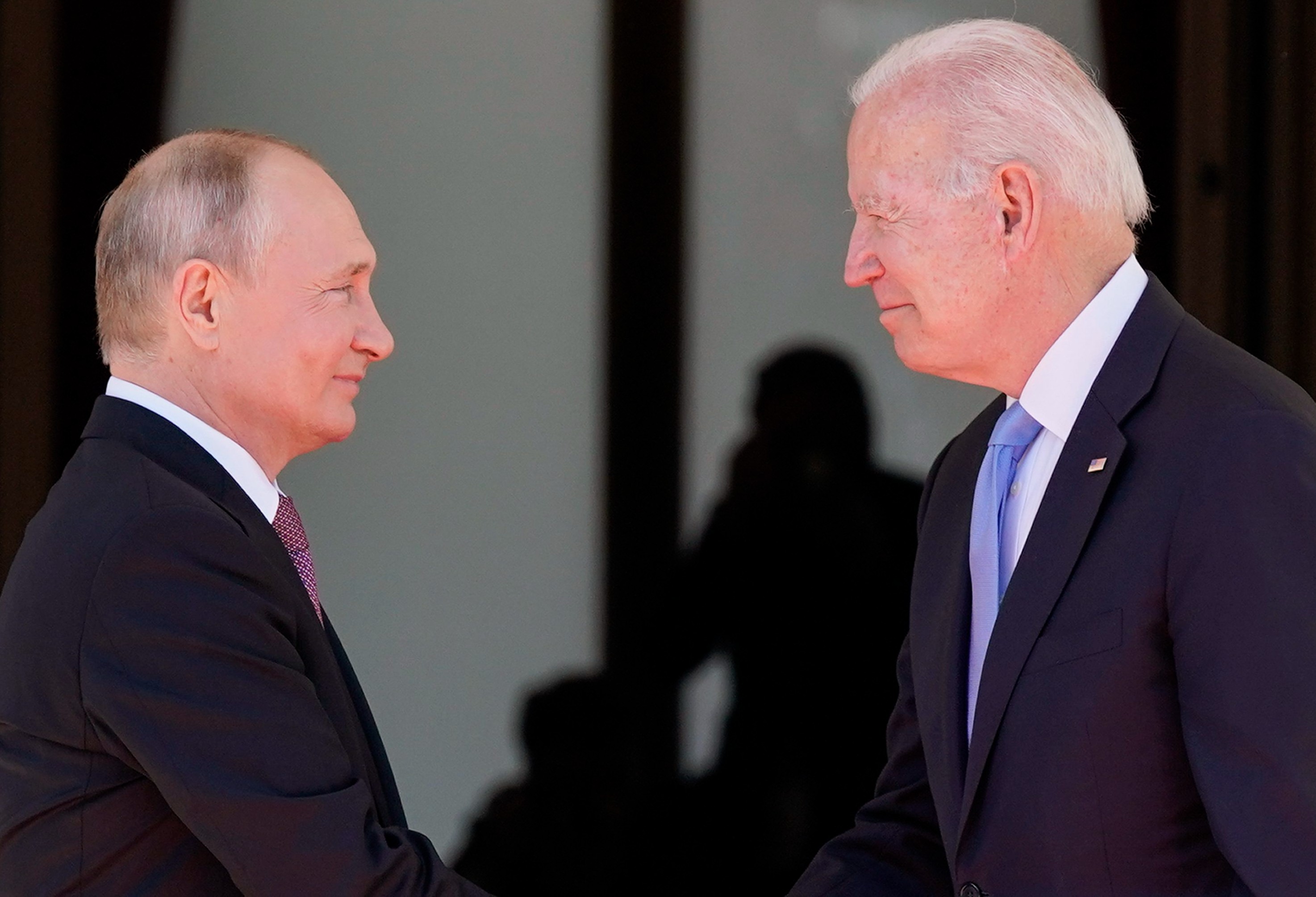 Rusko a USA komunikujú len technicky. Politický dialóg neexistuje, tvrdí Kremeľ