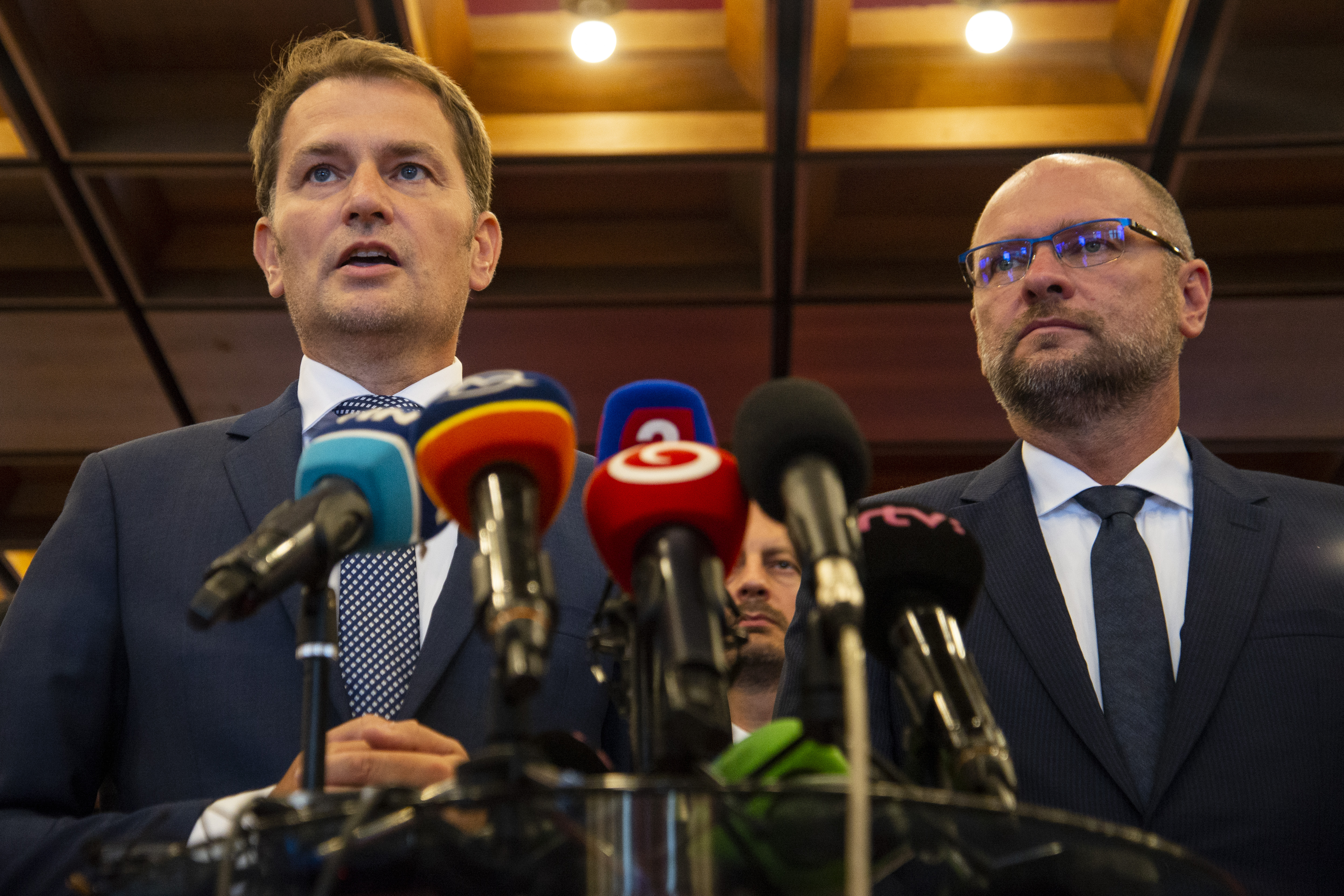 Prieskum: OĽaNO, SaS a SNS by len tesne prešli do parlamentu. Voľby by vyhral Smer pred PS