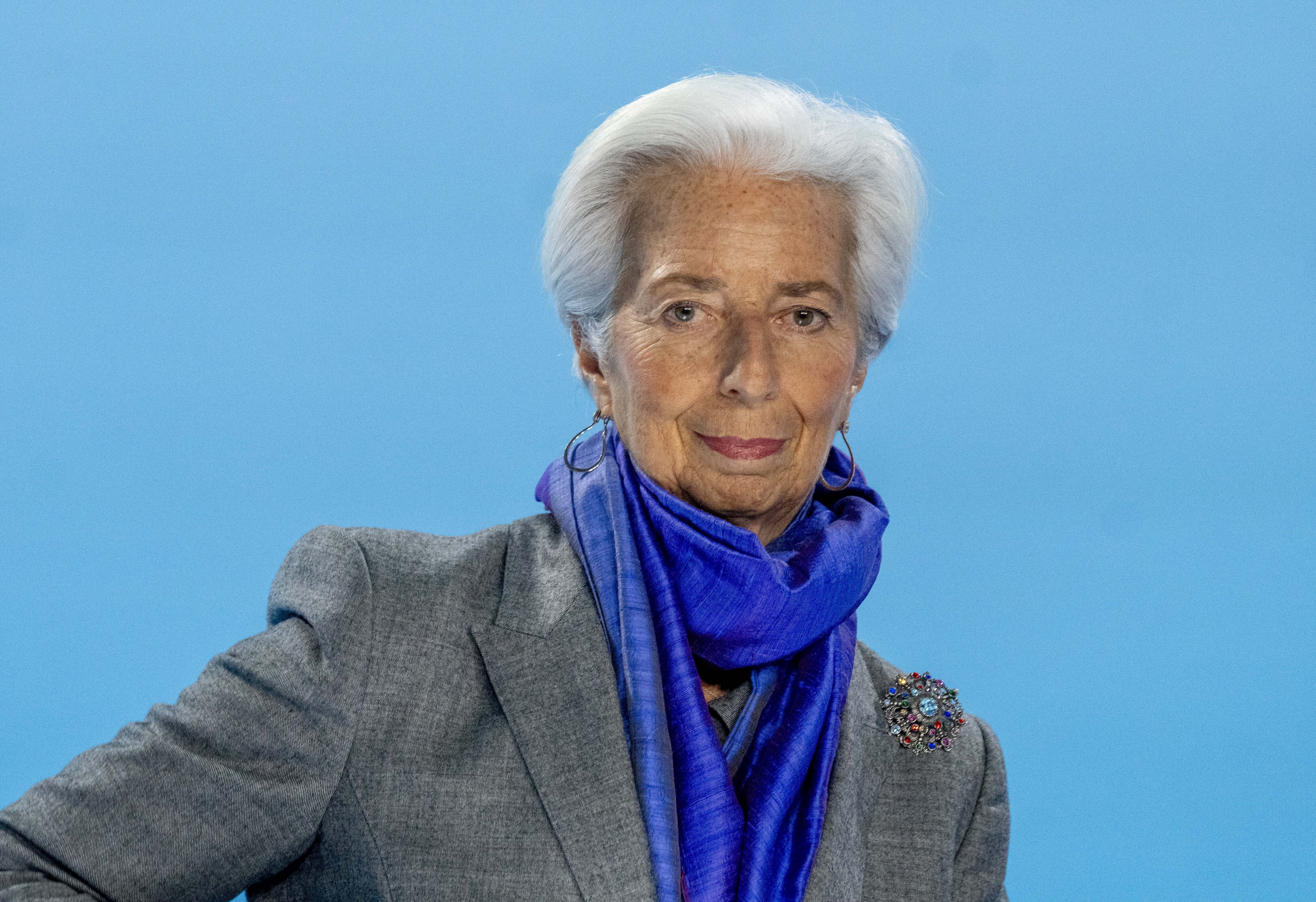 Z inflácie do deflácie: centrálni bankári v krajine zázrakov