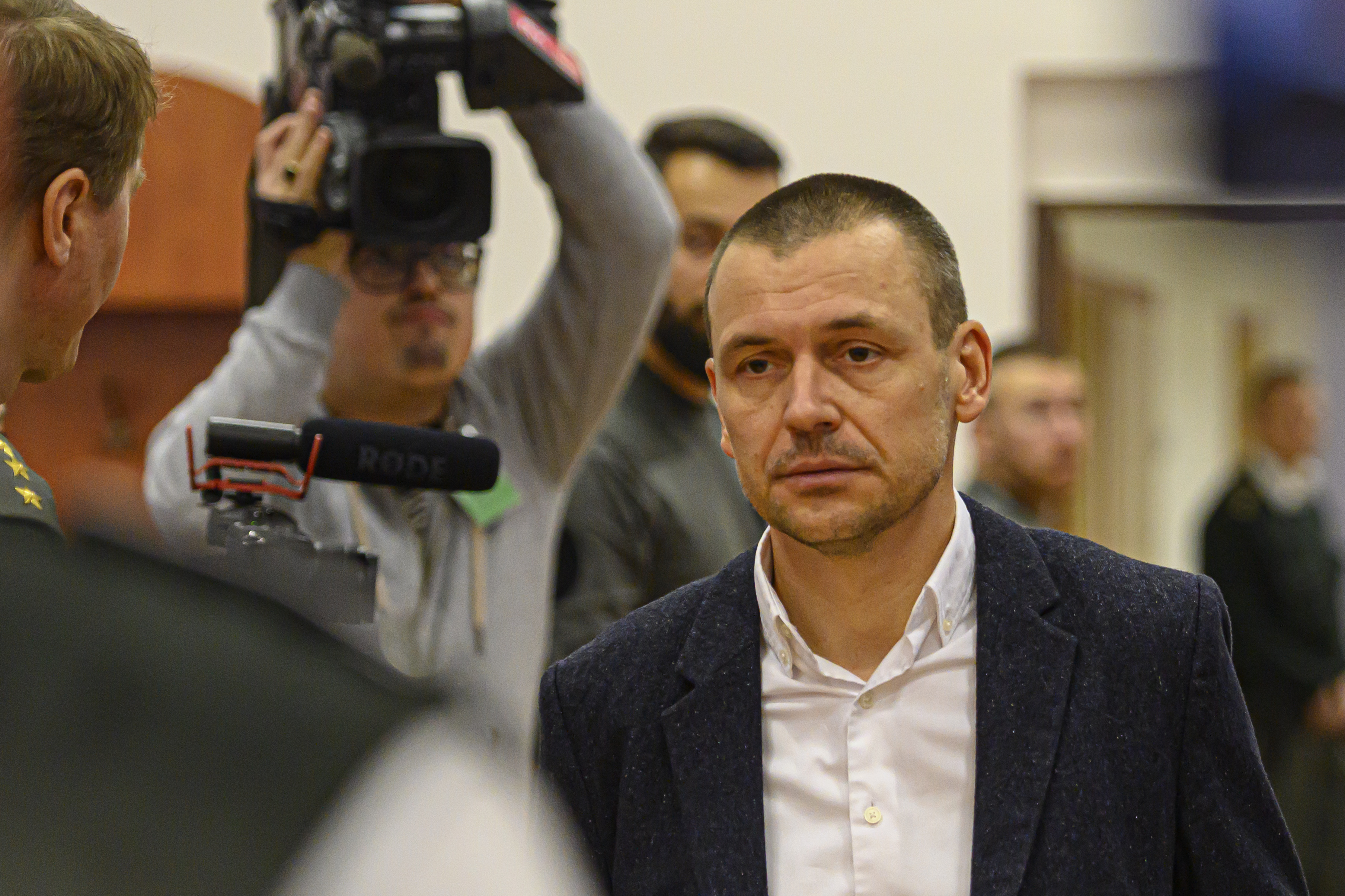 Petrovi Tóthovi súd zamietol odvolanie proti rozsudku za vydieranie novinárky, ktorej sa vyhrážal roxorovou tyčou