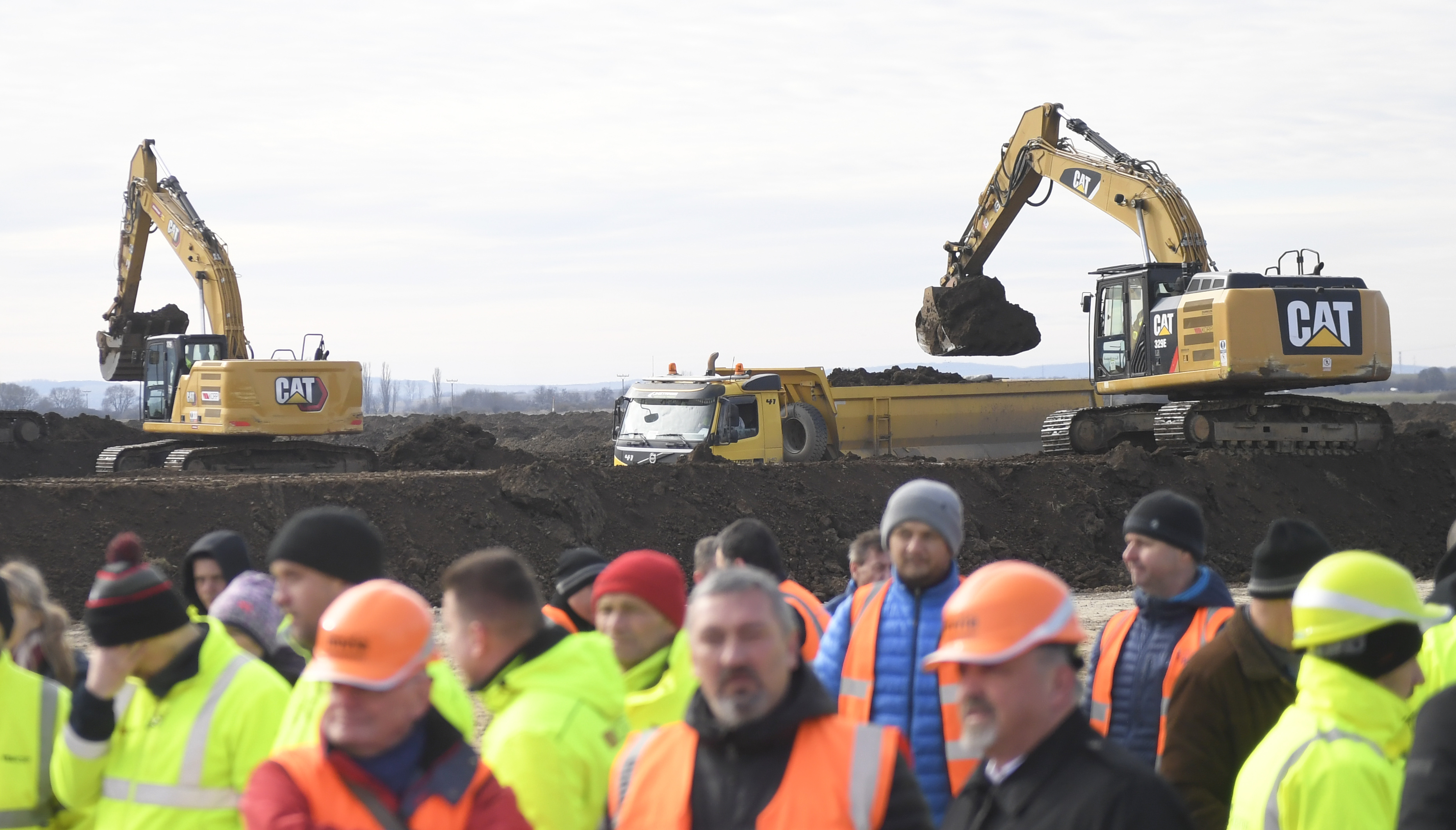 Pozemok pod budúcou fabrikou Volva už patrí automobilke: Na štát však čakajú ďalšie úlohy