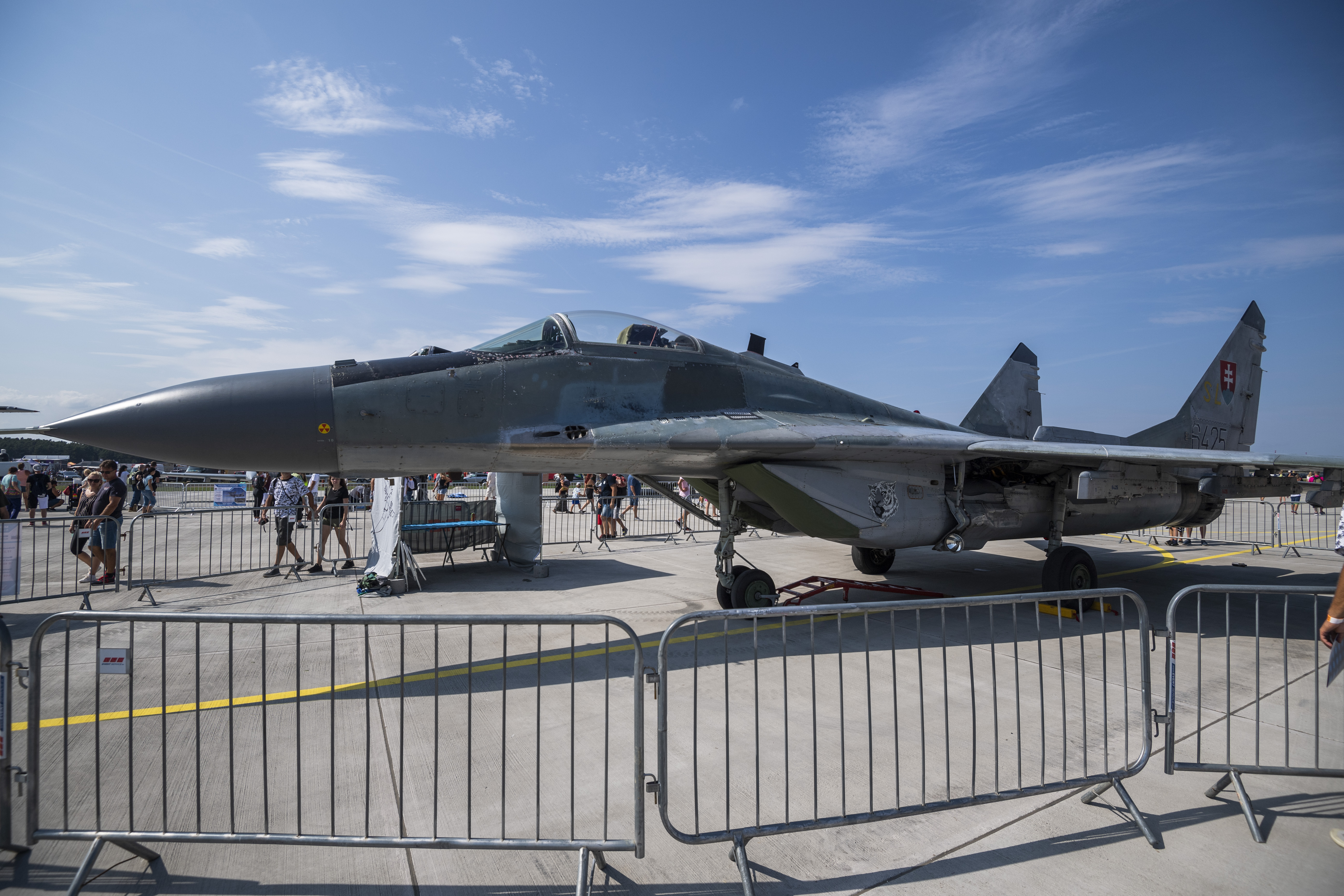 Bývalá vláda darovala Ukrajine stíhačky MiG-29 v zmysle zákona, uviedli Demokrati