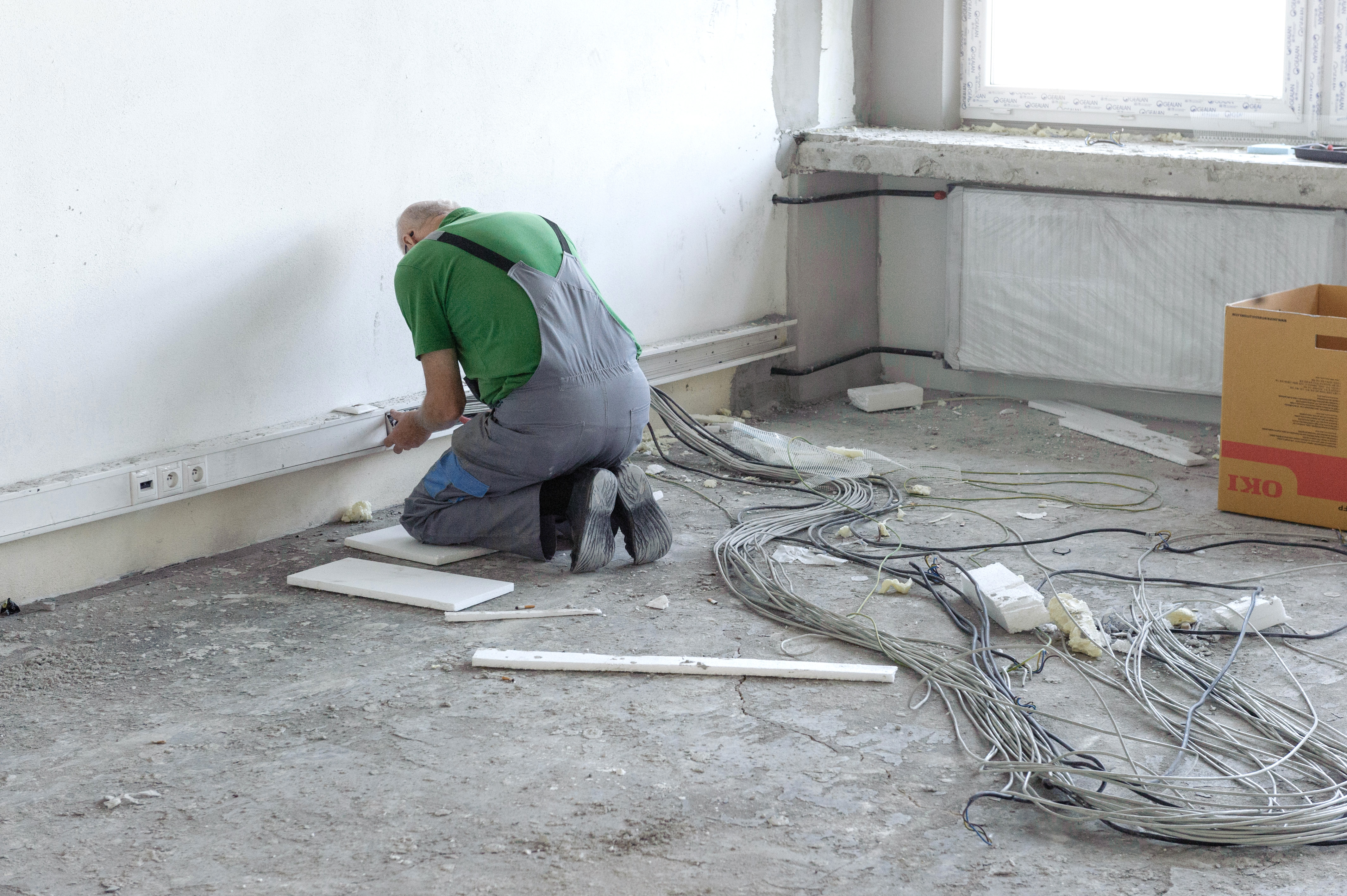 Dopyt po stavebných prácach a remeselníkoch v lete poklesol