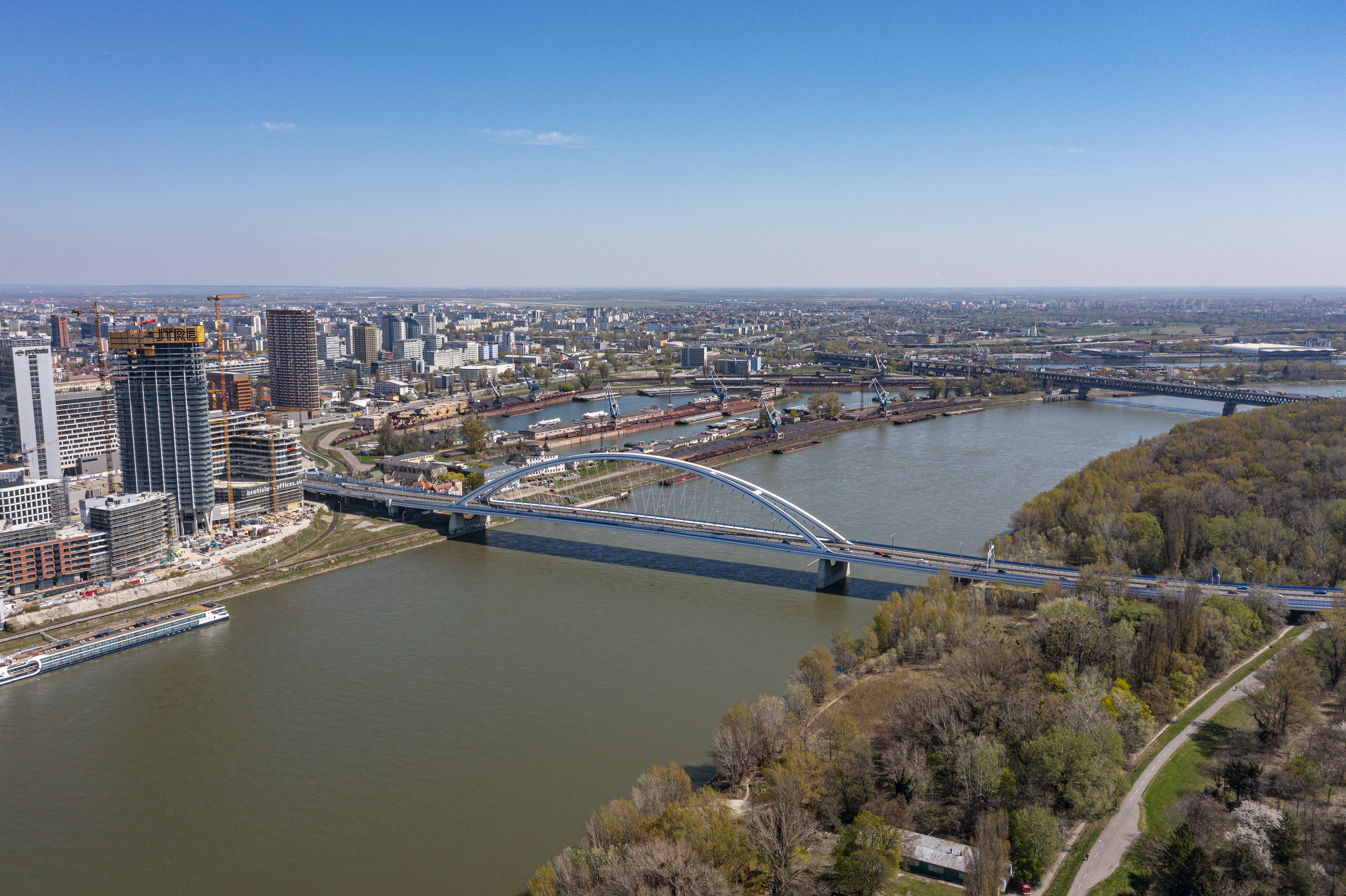 Mesto Bratislava podporuje vznik nového centra medzi Starým a Prístavným mostom