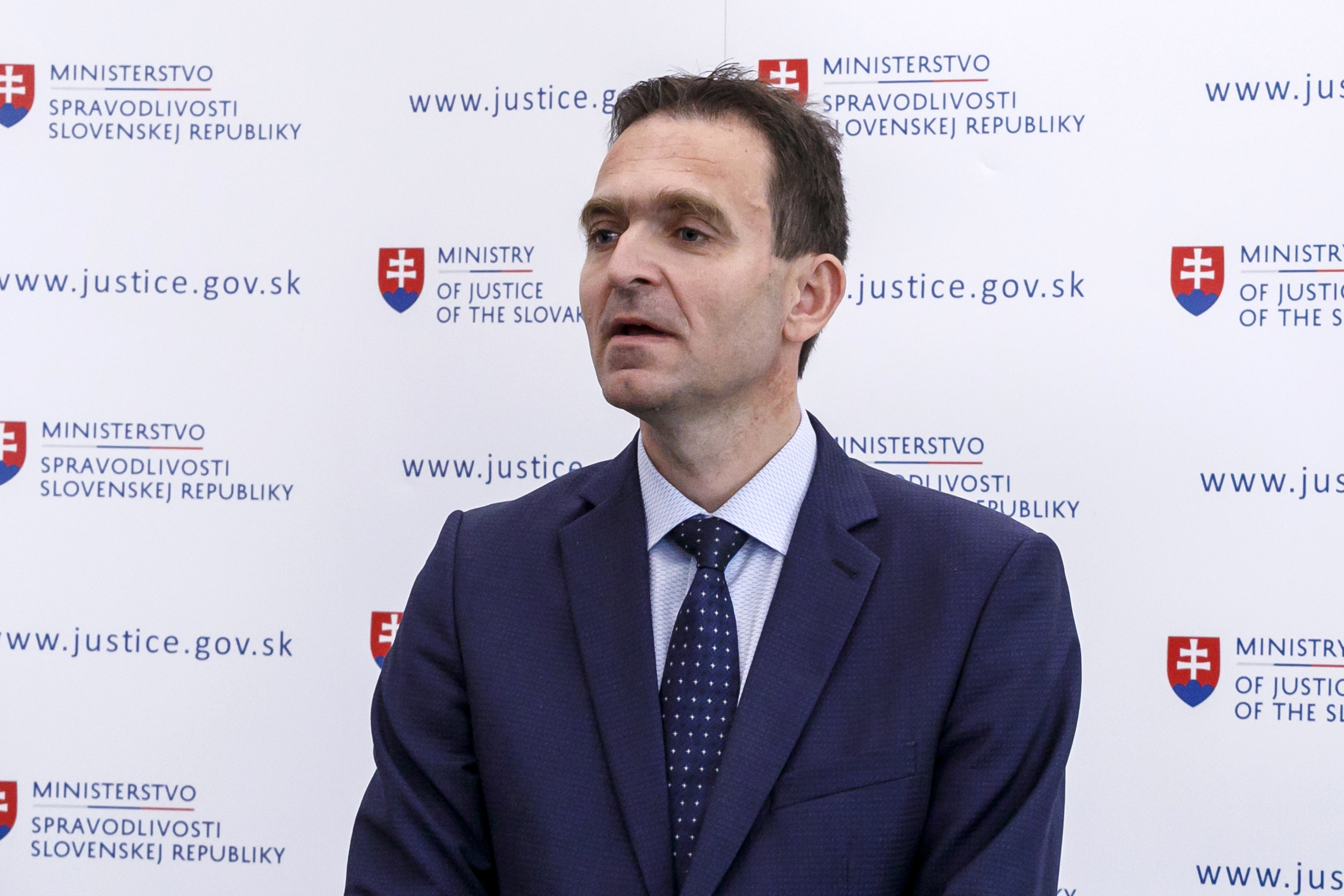 Ódorova vláda nechce otvárať hodnotové otázky. V potratovej tabletke však problém nevidí