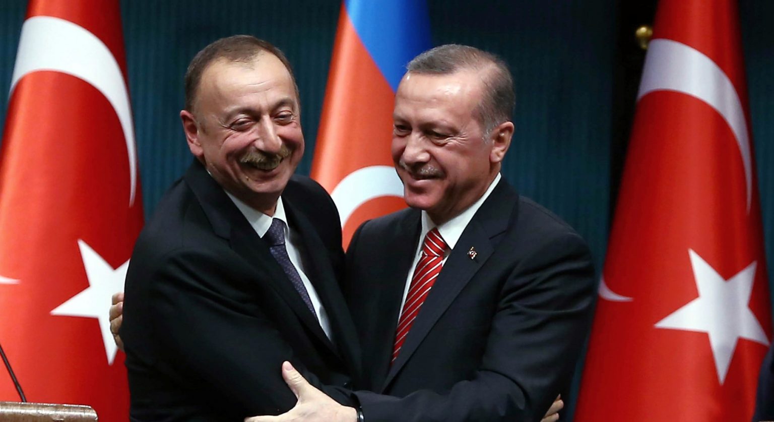 Prezident Azerbajdžanu Alijev s tureckým prezidentom Erdoganom. Foto: TASR/AP