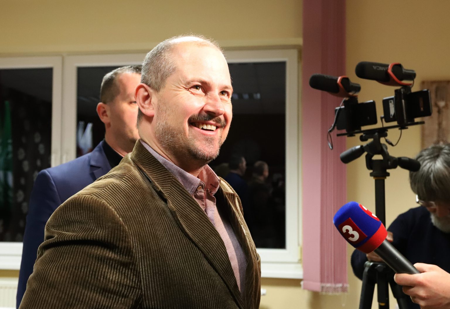 Volebný štáb ĽSNS v Banskej Bystrici počas parlamentných volieb 2020. Foto: TASR