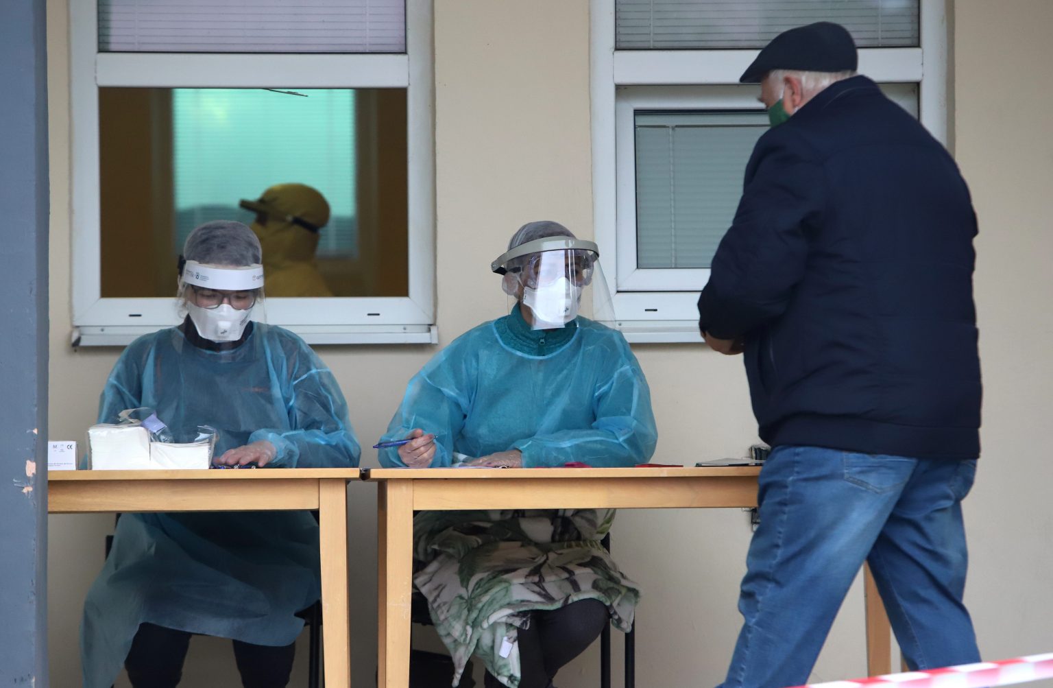 Celoplošné testovanie vo Zvolenskej Slatine. Foto: Ján Krošlák/TASR
