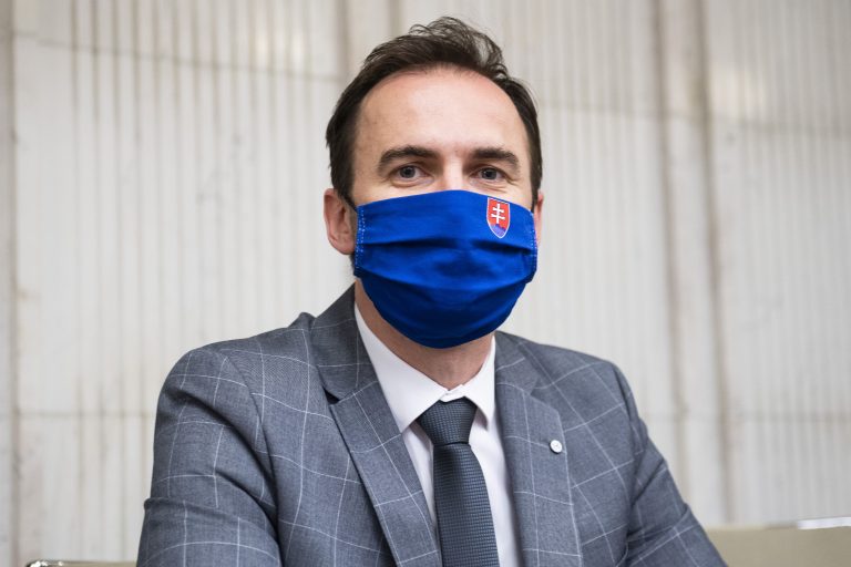 Z ministrov OĽaNO by sa dal nájsť nový premiér, myslí si Šípoš