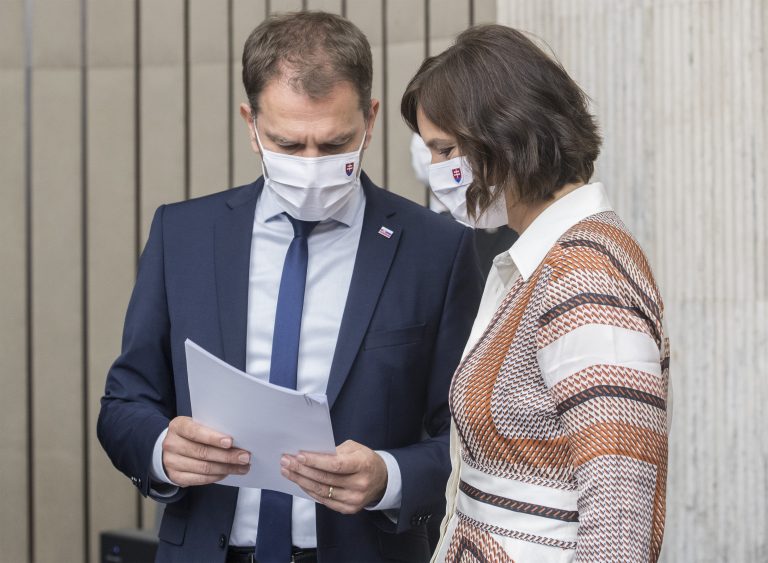 Prieskum: OĽaNO má od volieb najmenej, Za ľudí sú stále mimo parlamentu