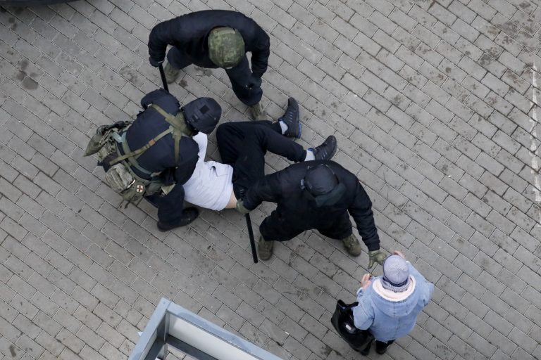 Ruská polícia prehľadala kancelárie spravodajského média Baza