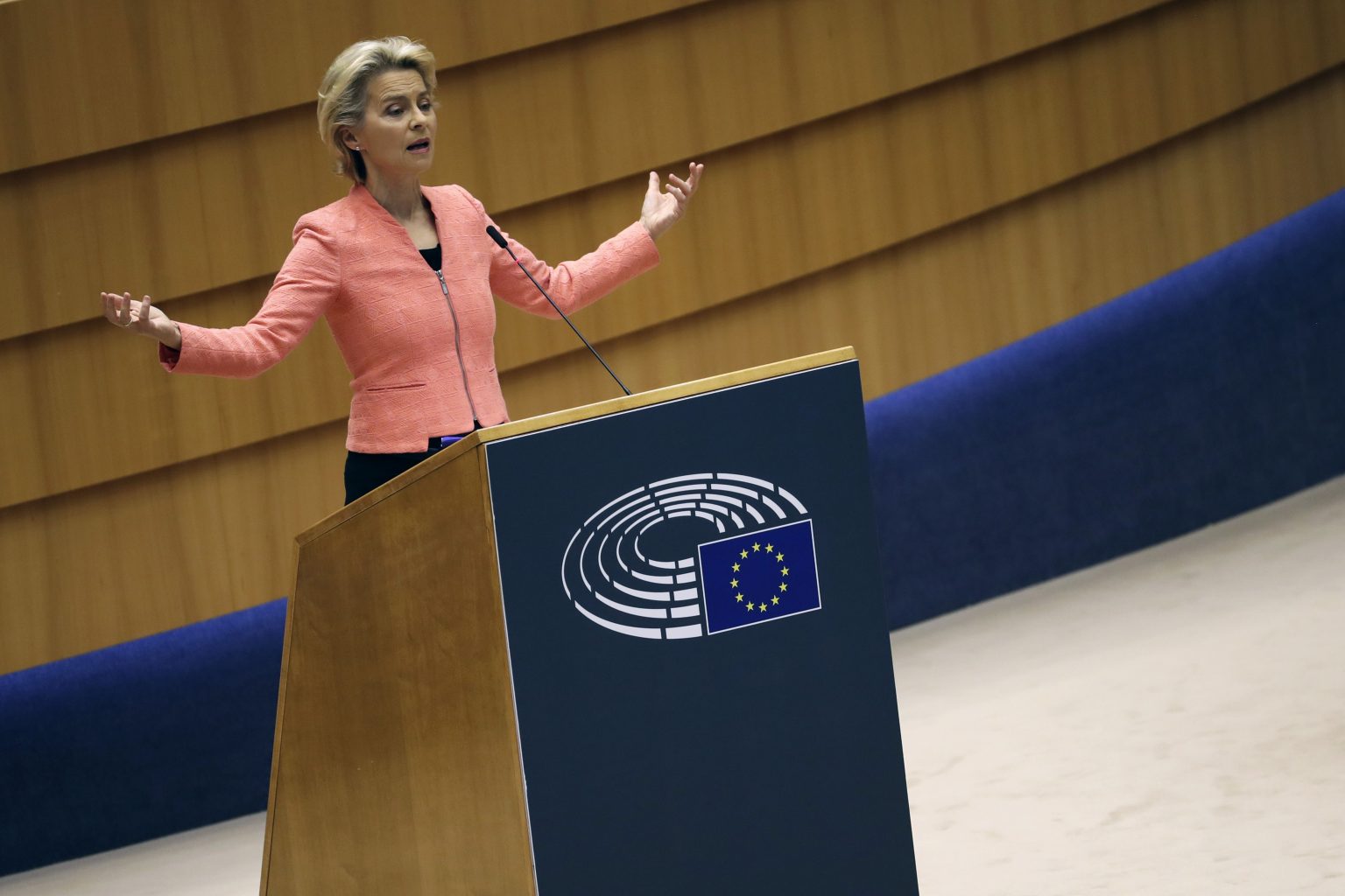 Predsedníčka Európskej komisie Ursula von der Leyenová v Európskom parlamente. Foto: TASR/AP