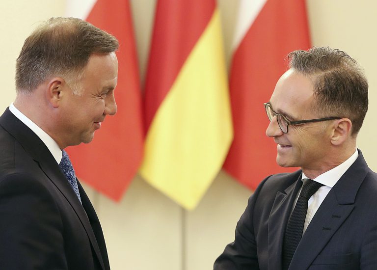 Pred Nemeckom stojí zlomenie poľského a maďarského veta