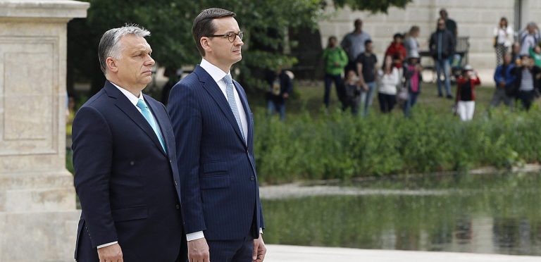 Poľsko a Maďarsko trvajú na vetovaní rozpočtu EÚ, no sú otvorené novým riešeniam