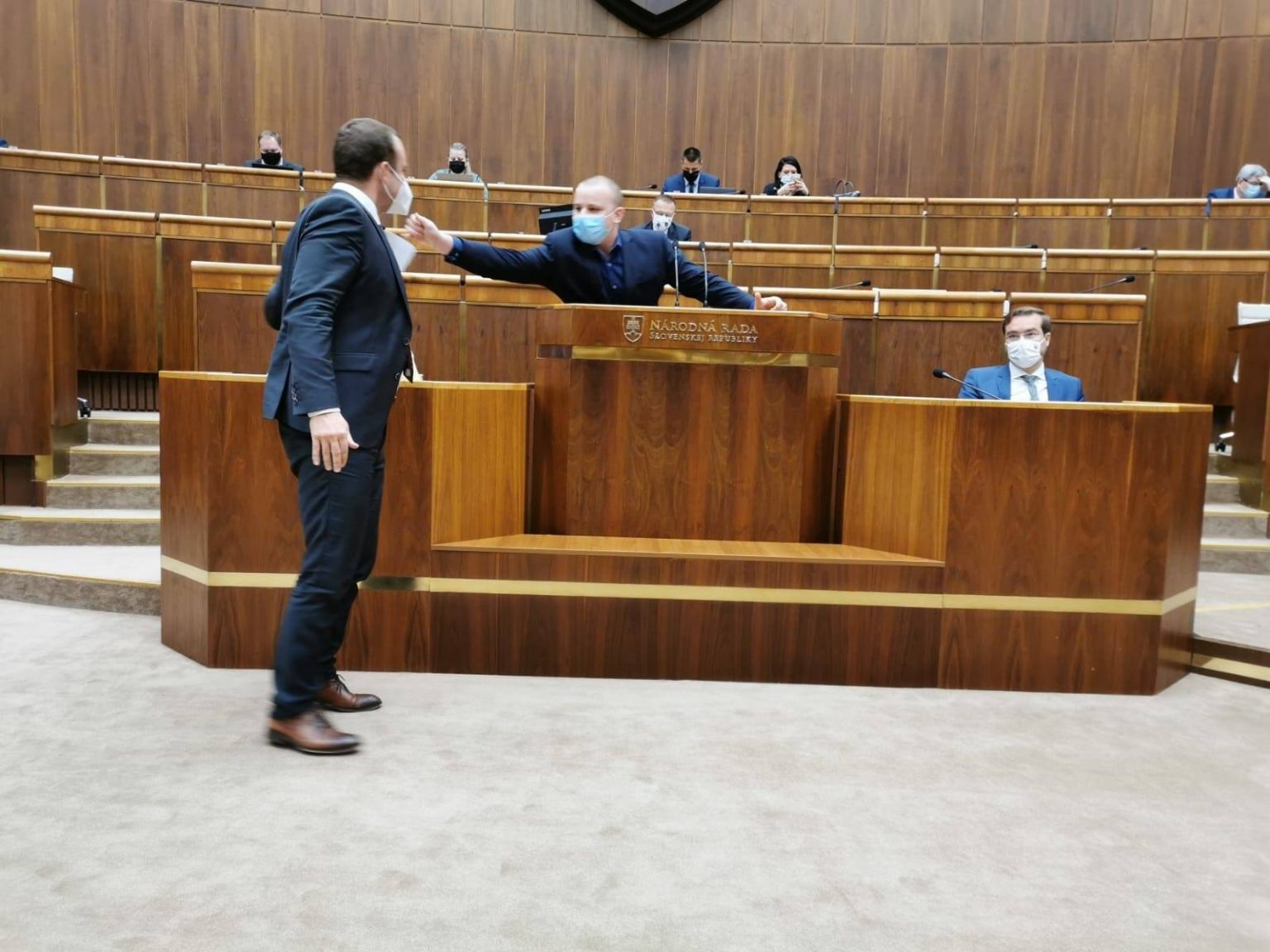 Poslanci Milan Mazurek a Miroslav Žiak v osobnom konflikte. Foto: Facebook