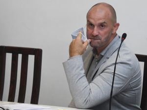 V pochybnom tendri oslovili firmy okolo oligarchu Norberta Bödöra