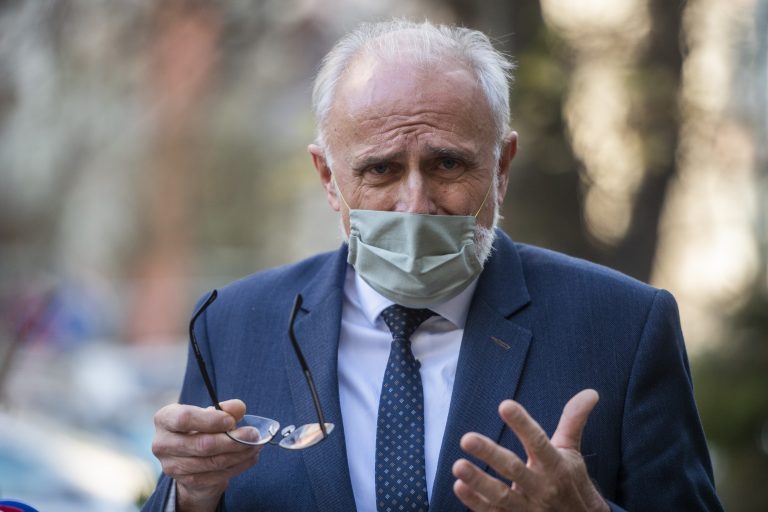 Minister Mičovský mal pozitívny test na COVID-19, je v karanténe