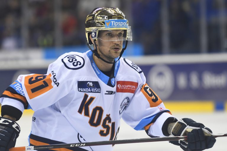 Líder HC Košice Michal Chovan tromi asistenciami režíroval výhru svojho tímu nad vedúcim Popradom