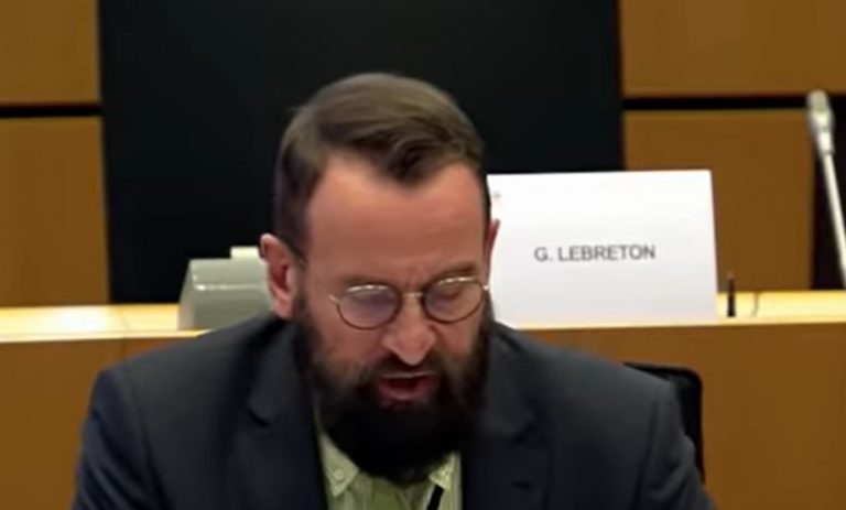 V Maďarsku po orgiách europoslanca hovoria o roli  tajných služieb