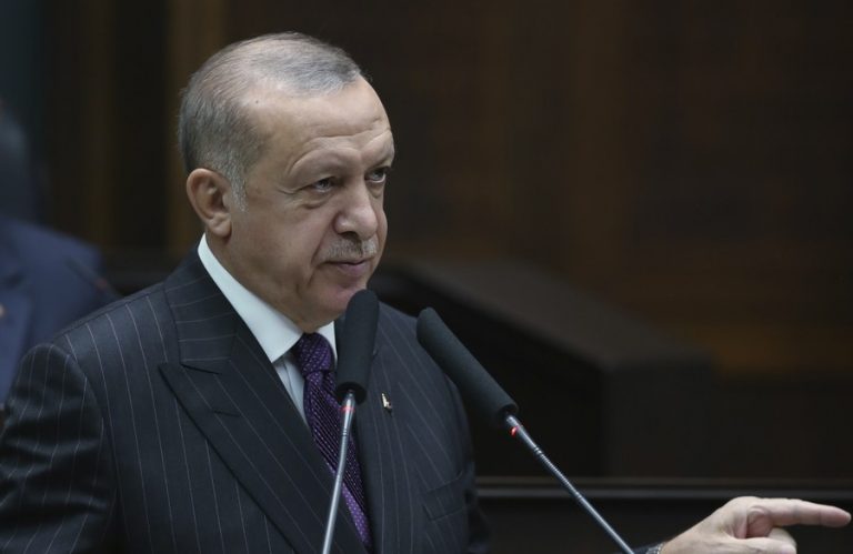 Erdogan si môže vydýchnuť, Európska únia čaká so sankciami na Bidena