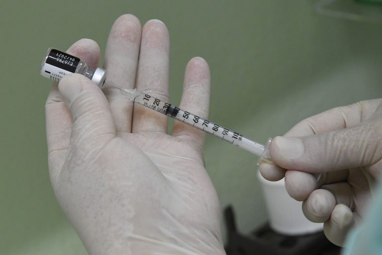 Na očkovanie proti koronavírusu sa zaregistrovalo vyše 10-tisíc ľudí