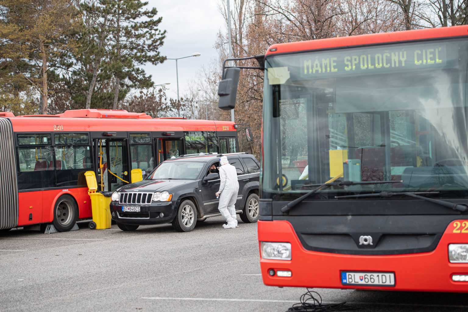Na časté meškania spojov sa sťažujú cestujúci. Foto: Michal Svítok/ TASR