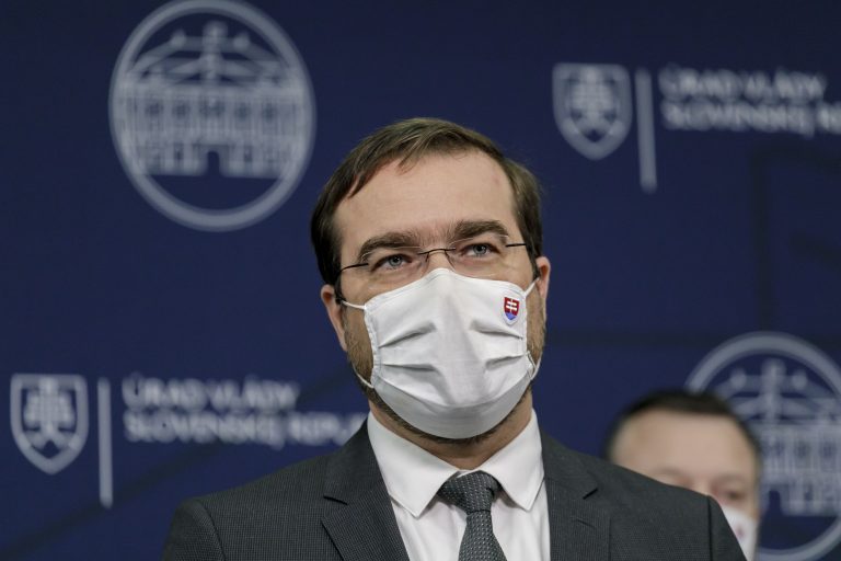 Krajčí: Situácia sa zhoršila. Cez víkend sa začne očkovanie učiteľov