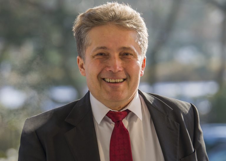 Zomrel poslanec Ľubomír Petrák zo Smeru. Mal 59 rokov, zomrel na covid