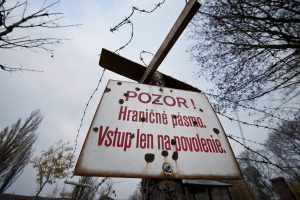 Čím bola hranica za komunizmu