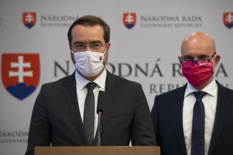 Školy, covid automat a práca z domu. Vláda predstavila tri zmeny