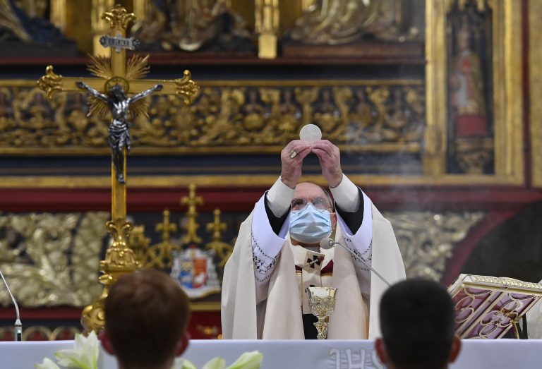 Začína sa pôst, sú riešenia, ako na Veľkú noc otvoriť kostoly, tvrdí Kresťanská únia