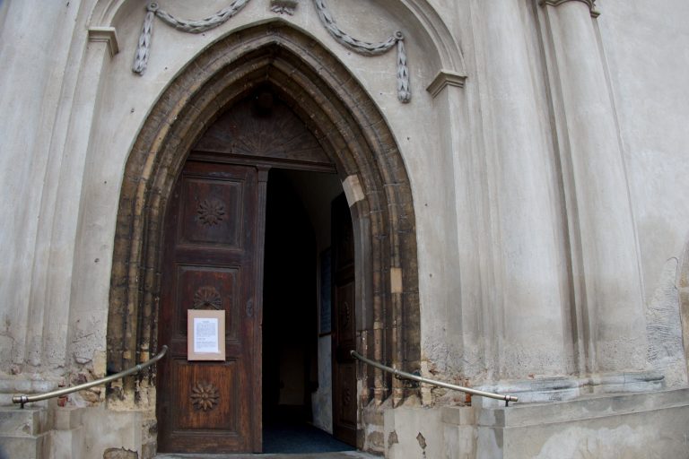 V Nemecku pribúdajú prípady hanobenia kostolov, cirkev hovorí o nenávisti