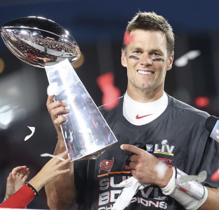 Legendárny Tom Brady dotiahol k víťazstvu v Super Bowle aj Tampu Bay Buccaneers
