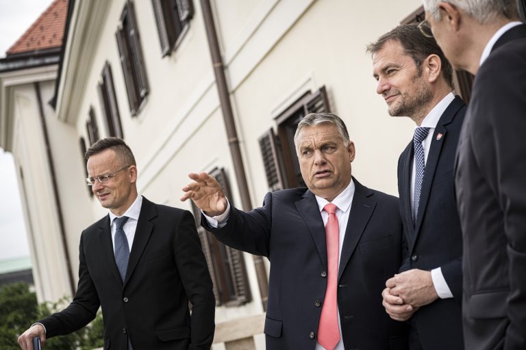 Orbán nám pomohol získať dva milióny ruských vakcín, vraví Matovič