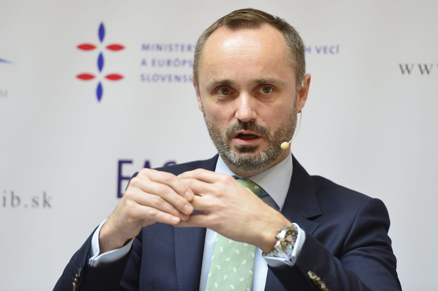 Na snímke stály predstaviteľ Slovenskej republiky pri NATO v Bruseli Tomáš Valášek počas vystúpenia na Slovenskom bezpečnostnom fóre 2014 v pondelok 6. októbra 2014 v Bratislave. Foto: Pavel Neubauer/TASR
