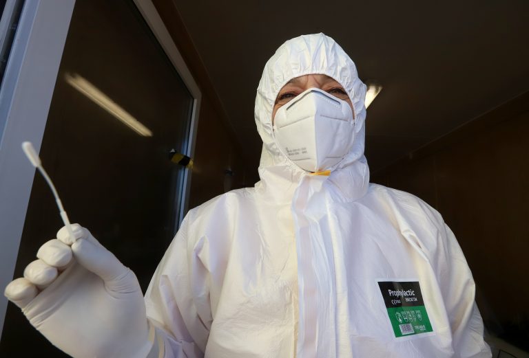 Nakúpili sme správne testy, bráni sa ministerstvo zdravotníctva