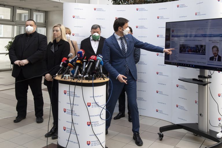 Veľká noc: Pravidlá sa nesprísňujú. Konzílium odporúča nešibať