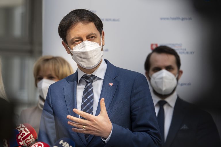 Vláda je podľa Hegera pripravená reagovať na rozhodnutie Ústavného súdu