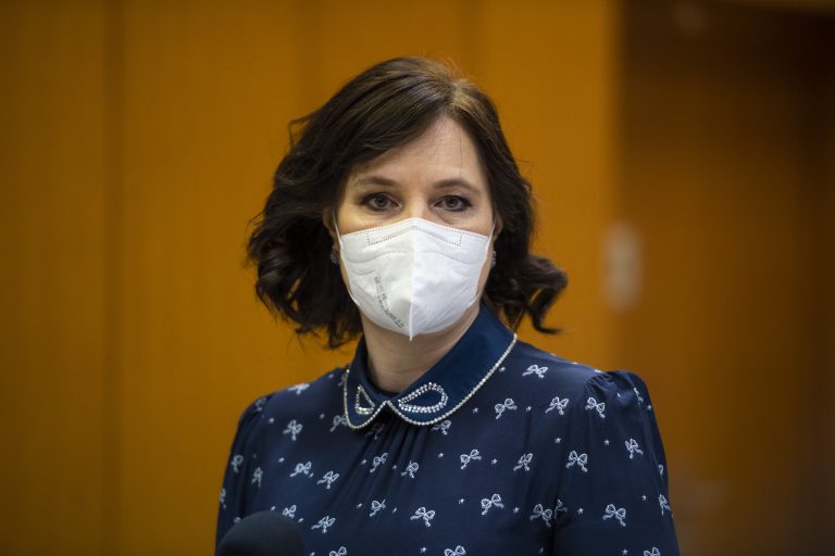 Remišová: 333 eur nebude iba pre neprispôsobivých