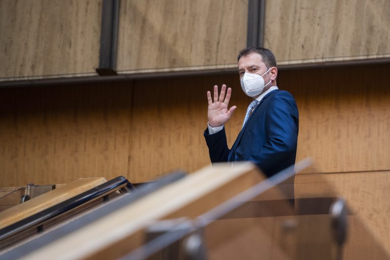 Matovič je ochotný odstúpiť, ale kladie si stále nové podmienky. A chce zostať vo vláde