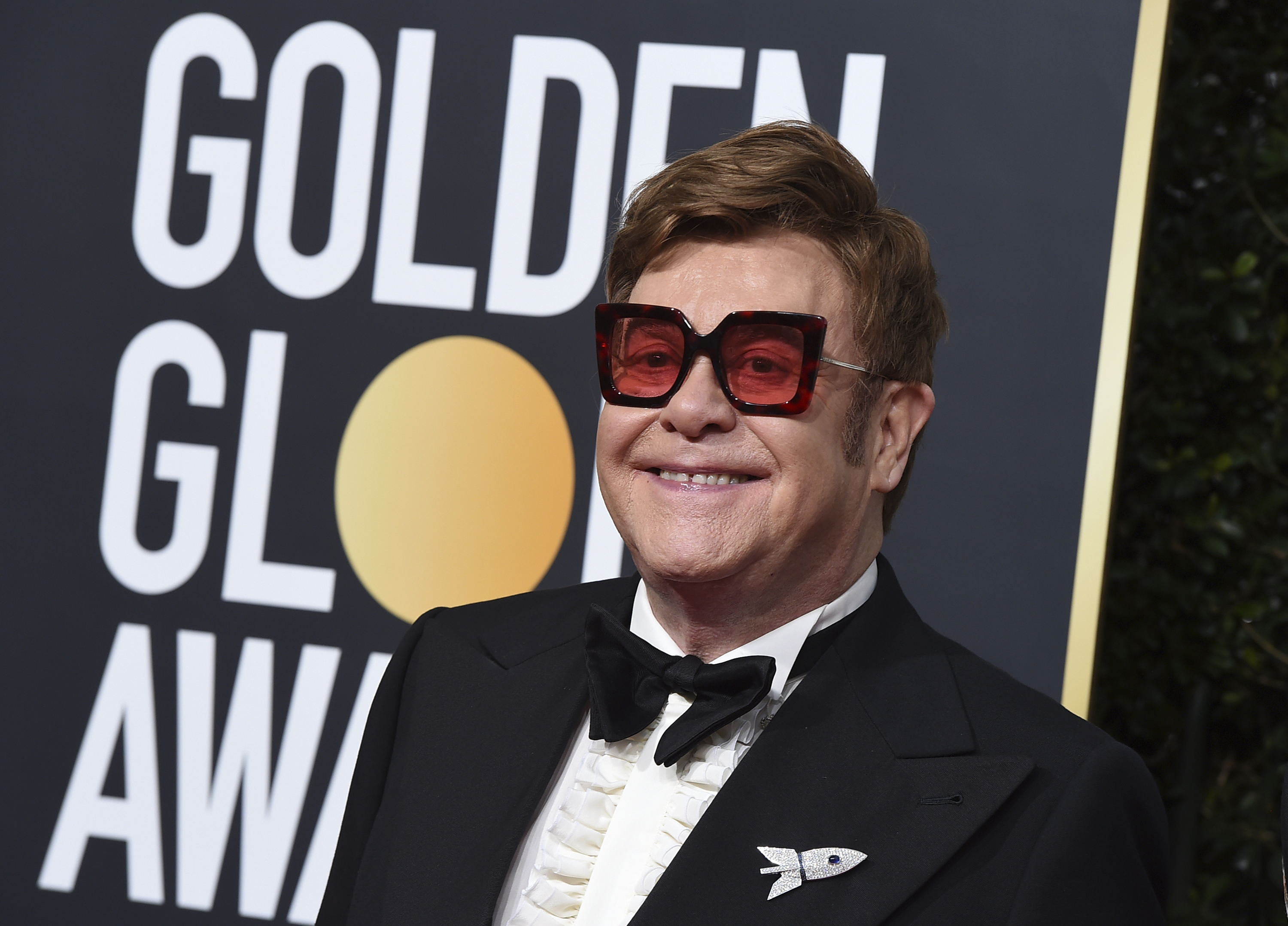 Zákaz žehnať zväzky gayov pobúril. Elton John hovorí o pokrytectve Vatikánu