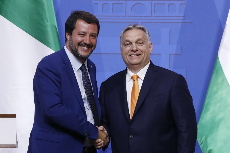 Salvini sa zrejme pridá do novej frakcie Orbána a Babiša. Údajne ju podporuje aj Le Penová